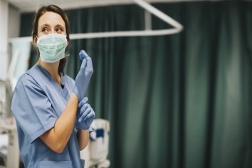 Diplomele de master ar putea compensa 0.5 puncte la IELTS sau OET.